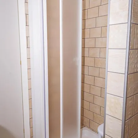 Alojamento de Acomodação e Pequeno-almoço Il Nibbio Reale 3*