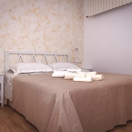 Alojamento de Acomodação e Pequeno-almoço Il Nibbio Reale 3*