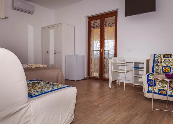 Alojamento de Acomodação e Pequeno-almoço Il Nibbio Reale 3*