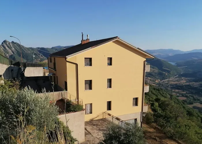 Il Nibbio Reale Alojamento de Acomodação e Pequeno-almoço Albano di Lucania