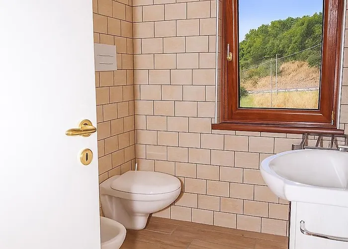 Alojamento de Acomodação e Pequeno-almoço Il Nibbio Reale Albano di Lucania